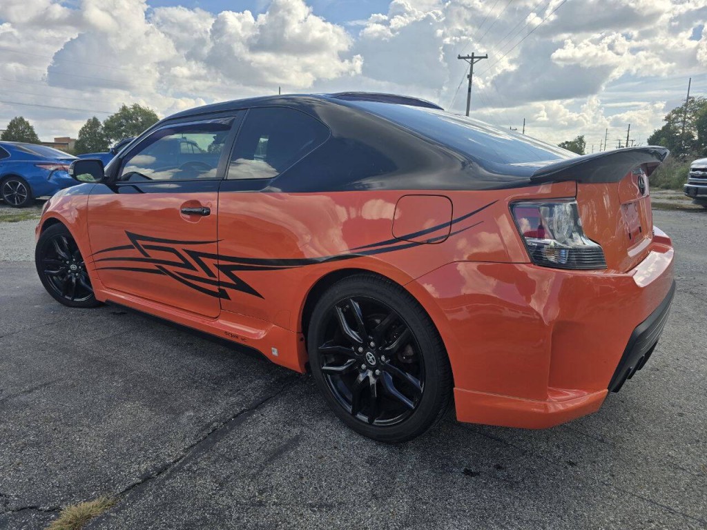 2015 Scion tC Image 8