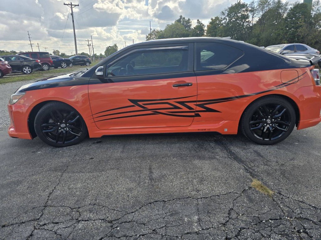 2015 Scion tC Image 9