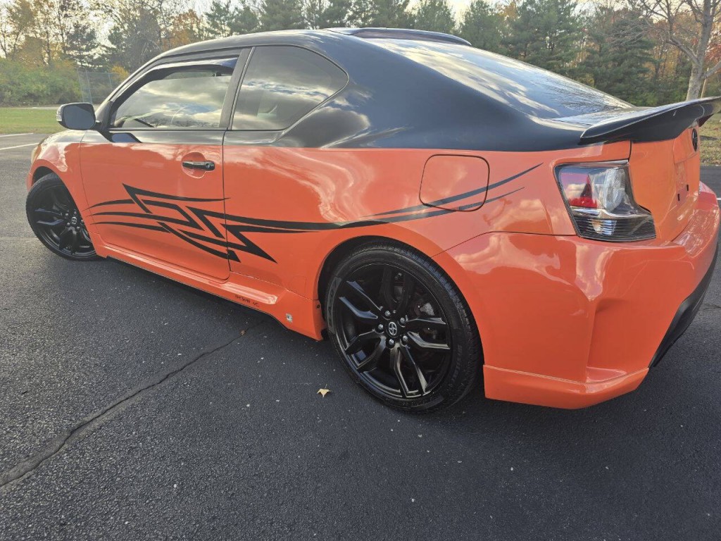 2015 Scion tC Image 8