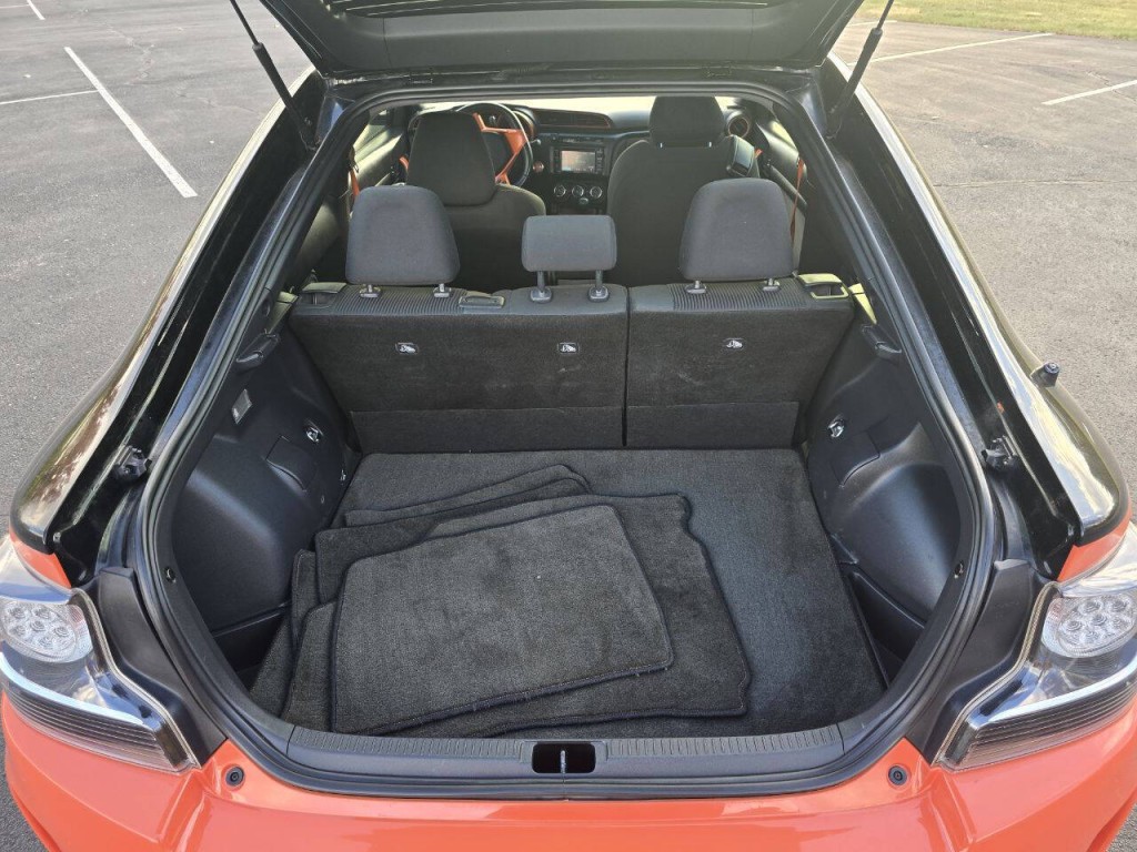 2015 Scion tC Image 18
