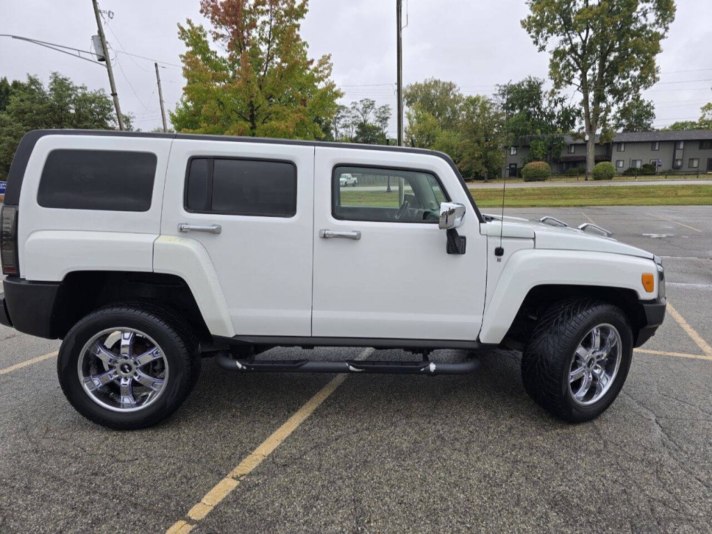 2007 HUMMER H3 Image 3