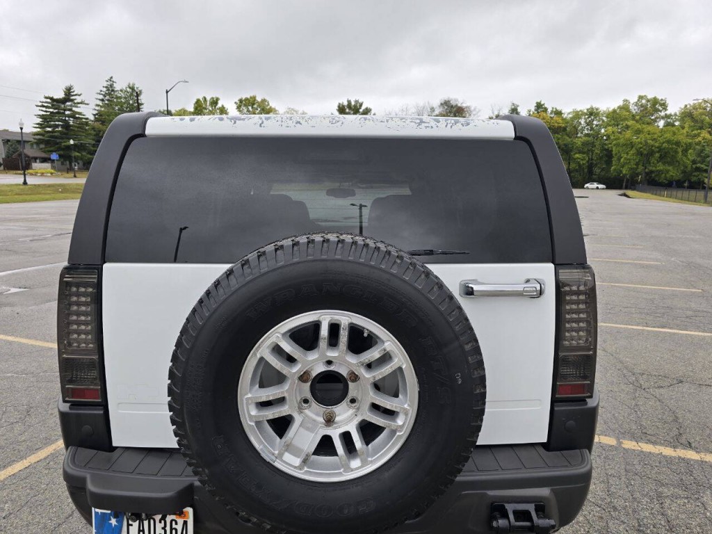 2007 HUMMER H3 Image 6