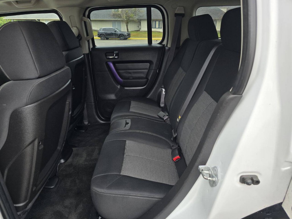 2007 HUMMER H3 Image 16