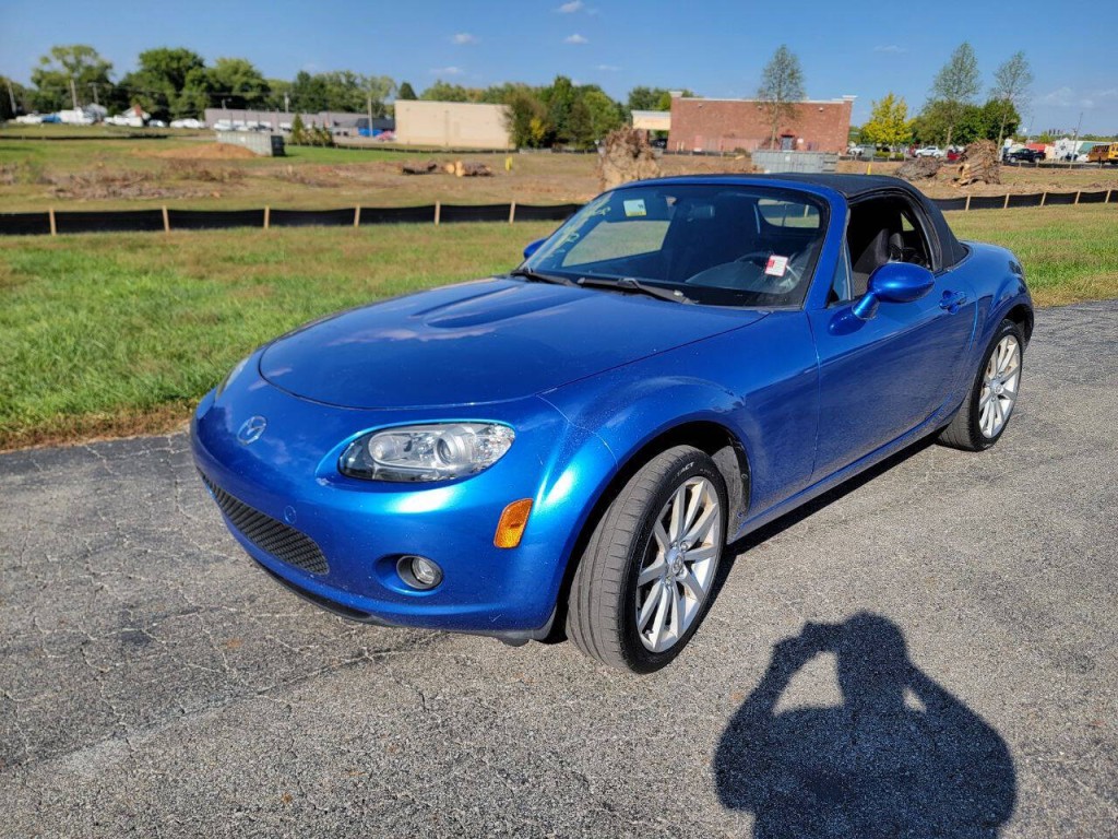 2006 Mazda MX-5 Miata Image 2