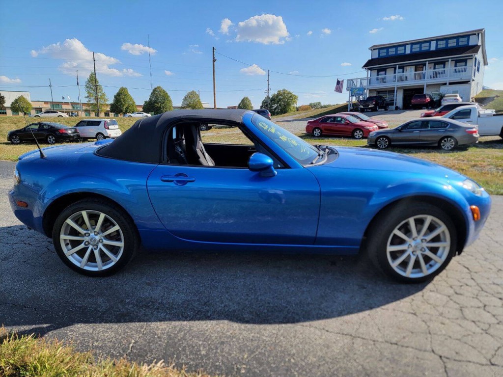 2006 Mazda MX-5 Miata Image 6