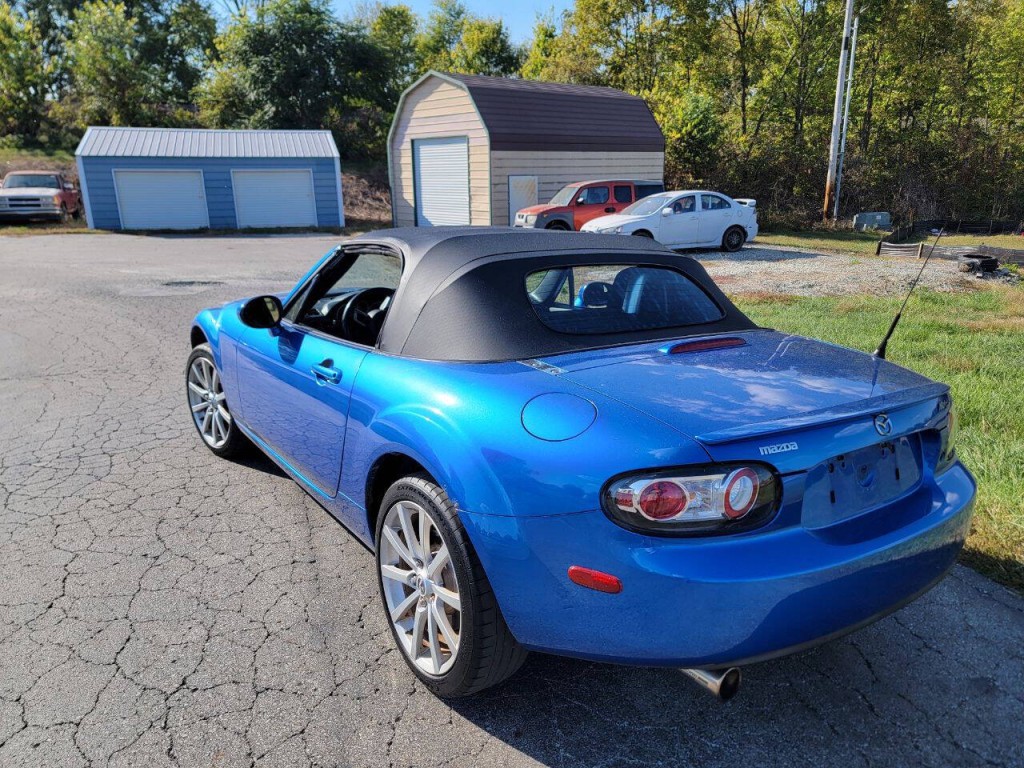 2006 Mazda MX-5 Miata Image 9
