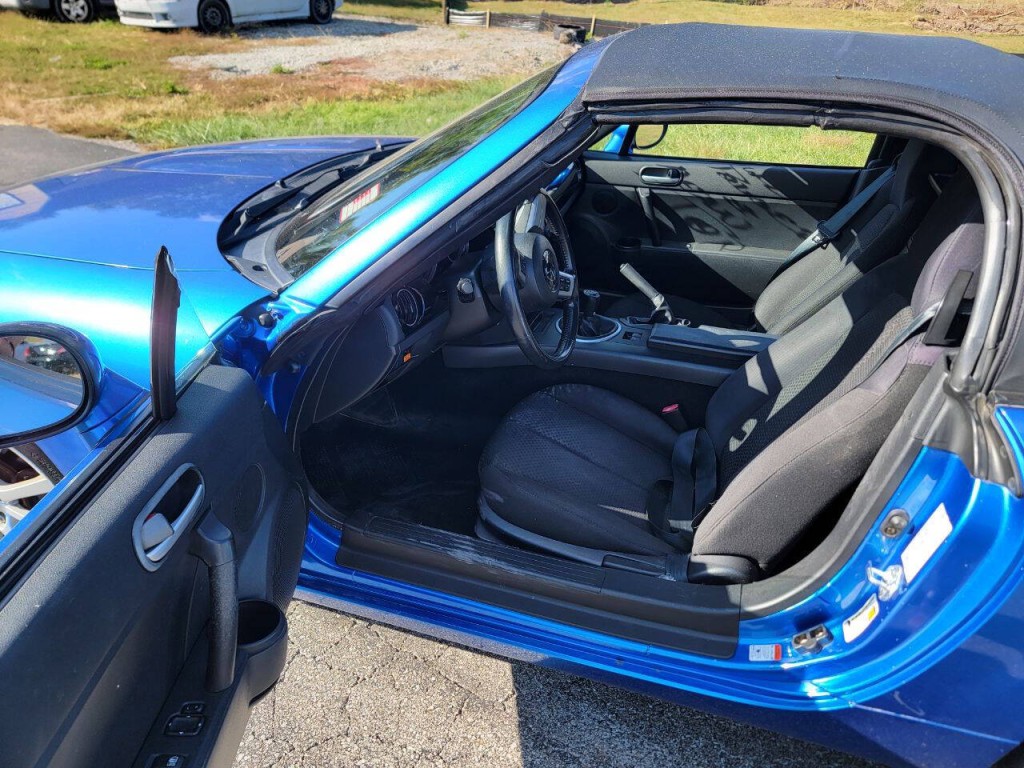 2006 Mazda MX-5 Miata Image 11