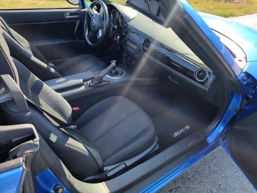 2006 Mazda MX-5 Miata Image 14