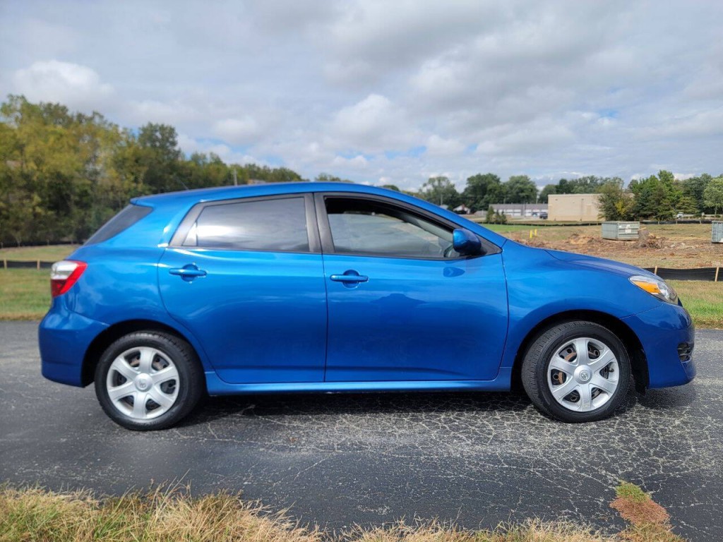 2010 Toyota Matrix Image 6