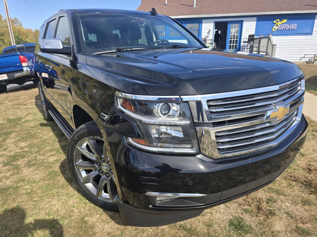 2015 Chevrolet Tahoe Image 2