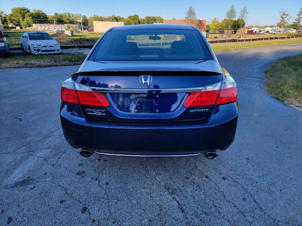 2015 Honda Accord Image 8