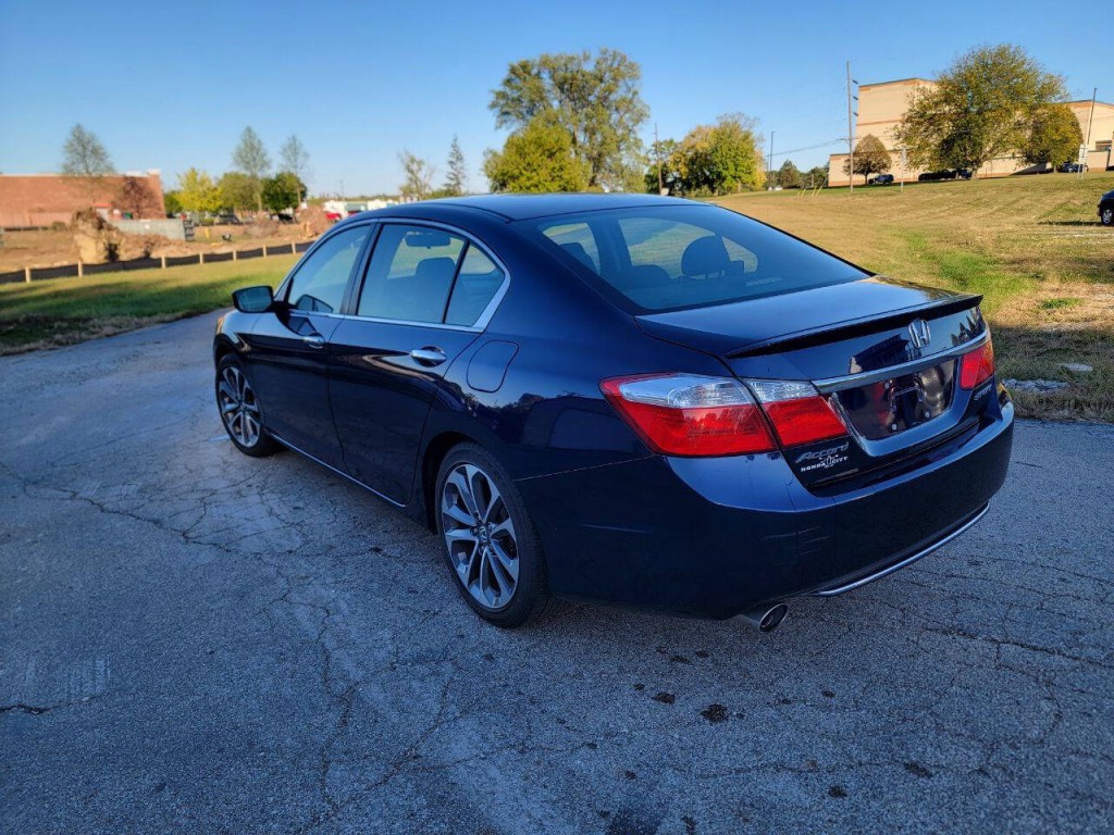 2015 Honda Accord Image 9