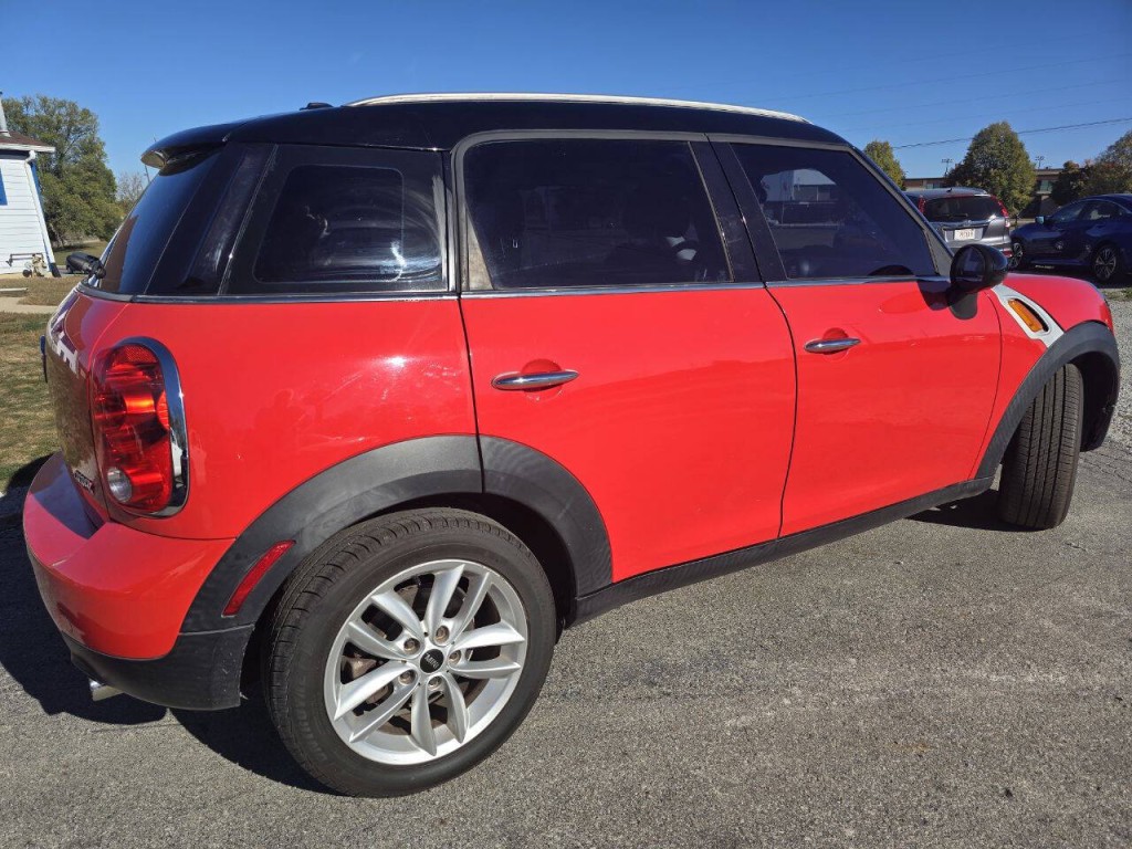 2011 MINI Countryman Image 4