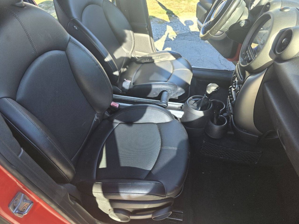 2011 MINI Countryman Image 14