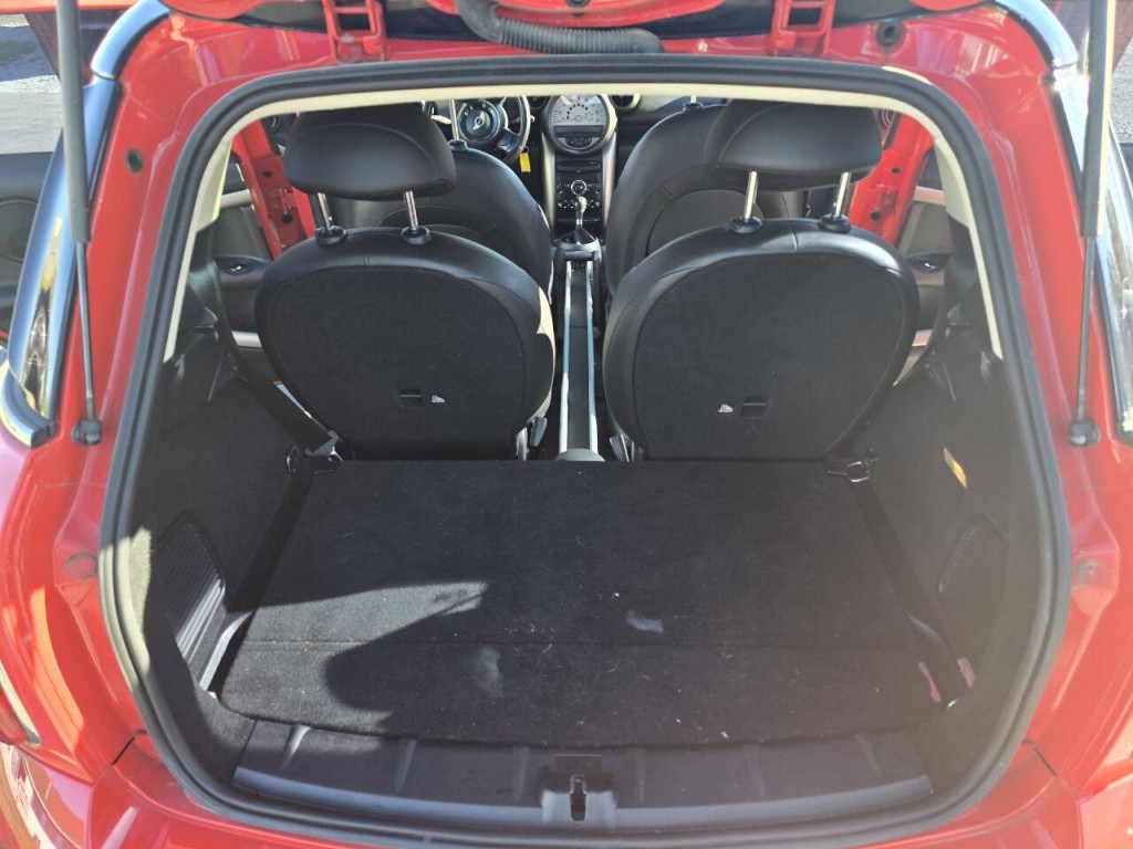 2011 MINI Countryman Image 16