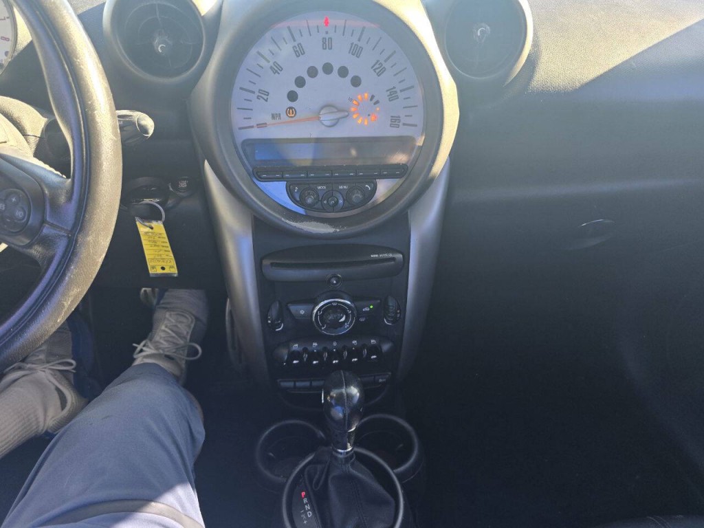2011 MINI Countryman Image 21