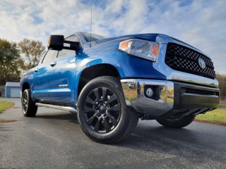 Image for 2017 Toyota Tundra Limited CrewMax Cab Pickup SB (5.7L V8 FFV ID: 6963646