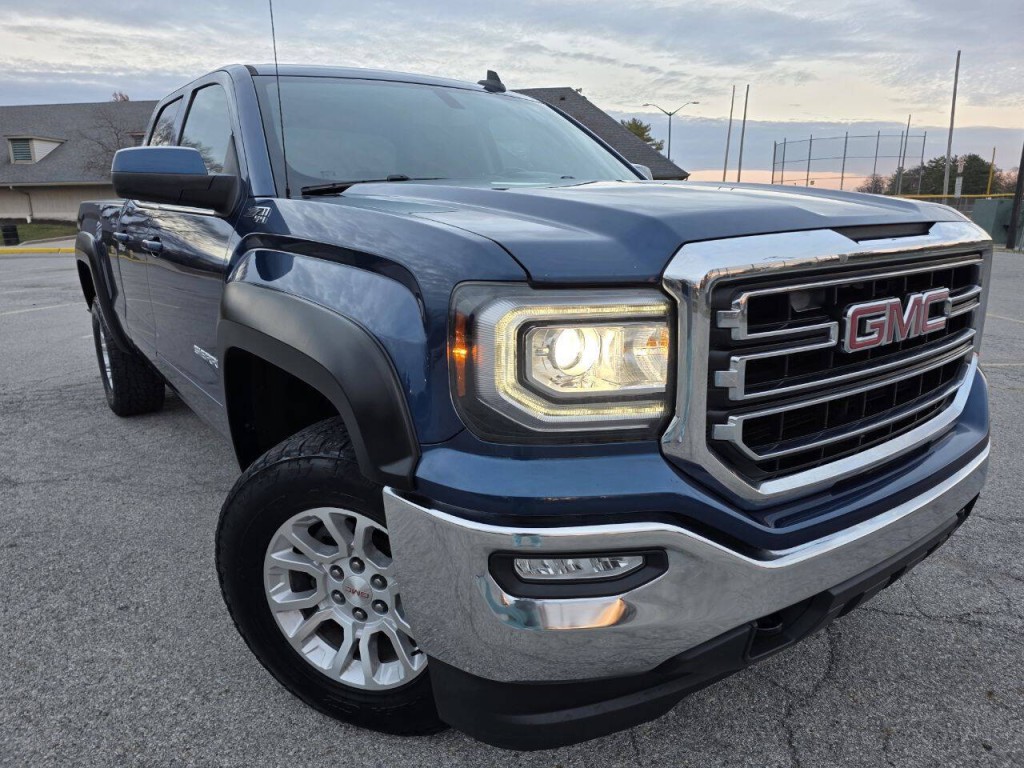 2017 GMC Sierra 1500 Image 2