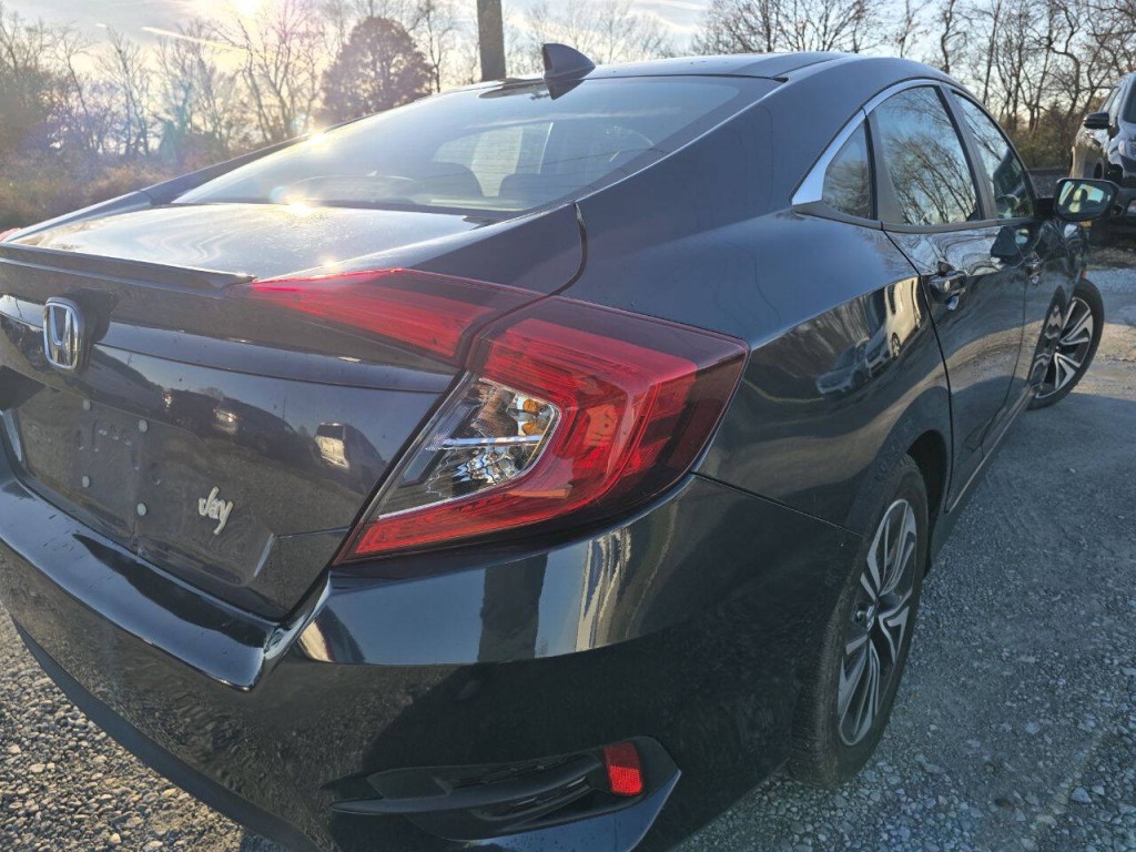 2017 Honda Civic Image 7