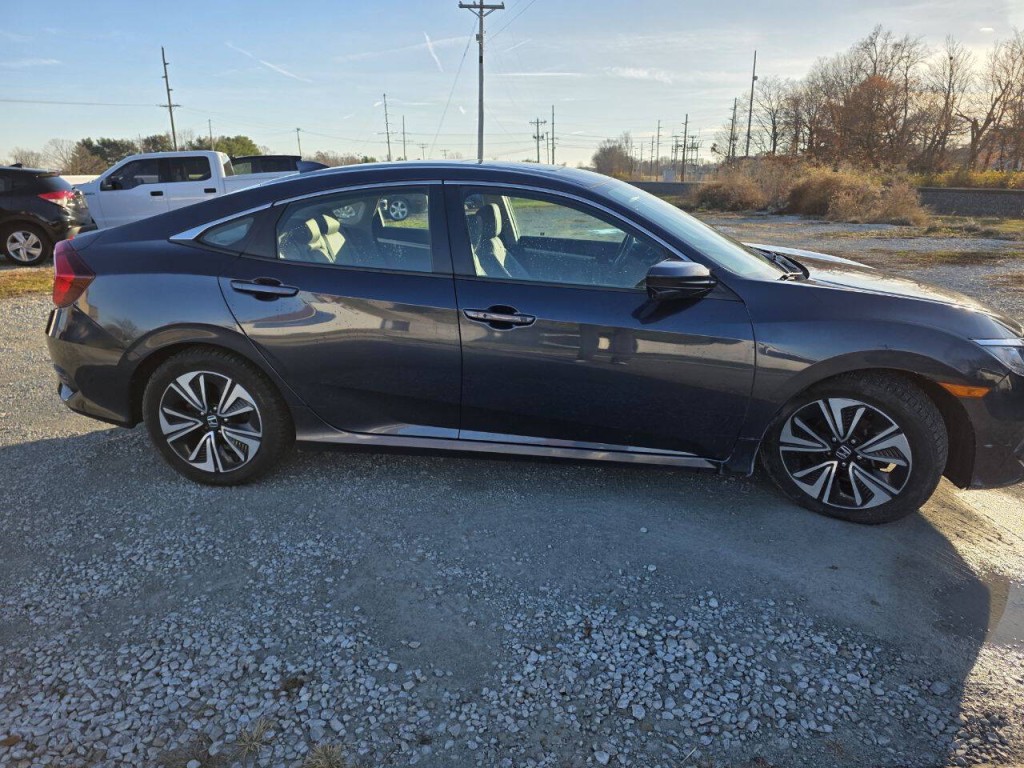 2017 Honda Civic Image 9
