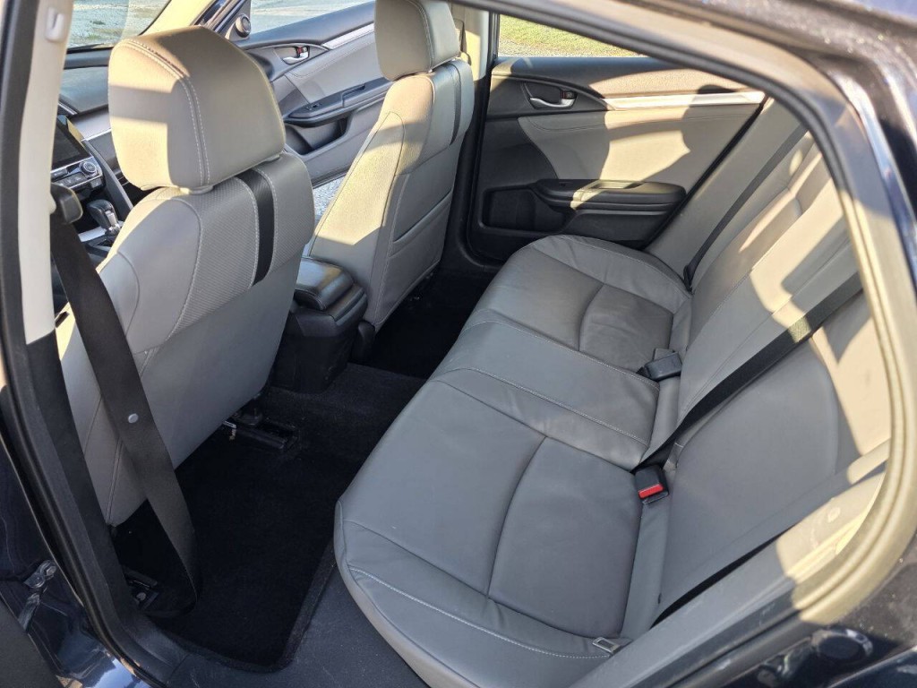 2017 Honda Civic Image 16