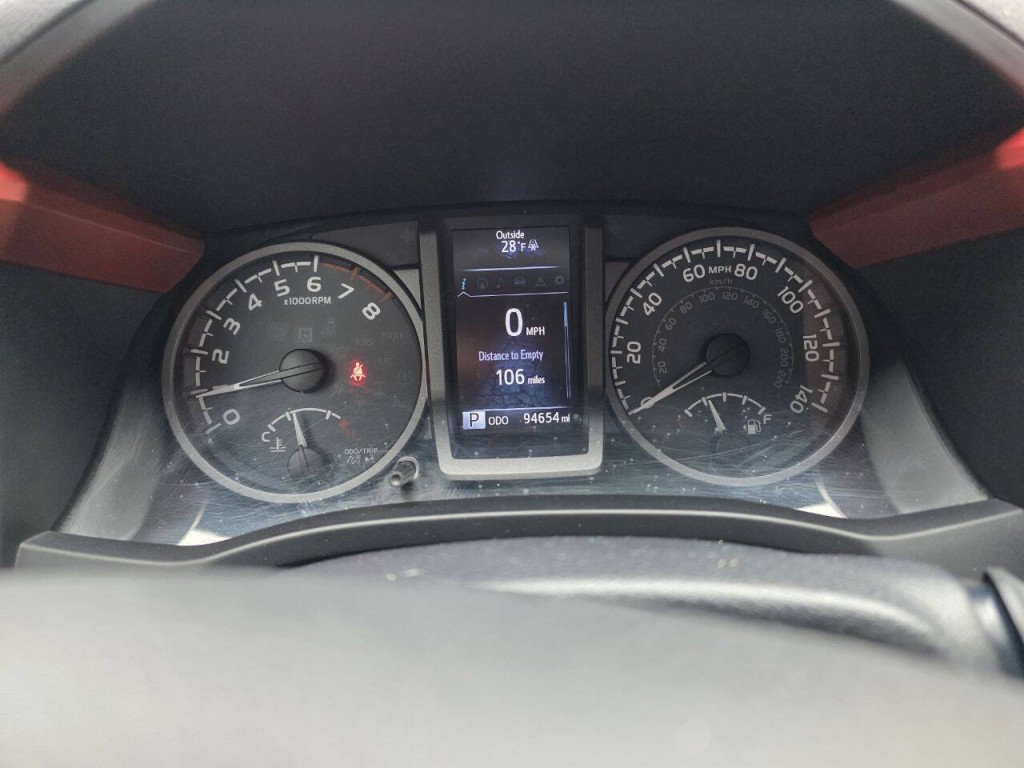 2017 Toyota Tacoma Image 22