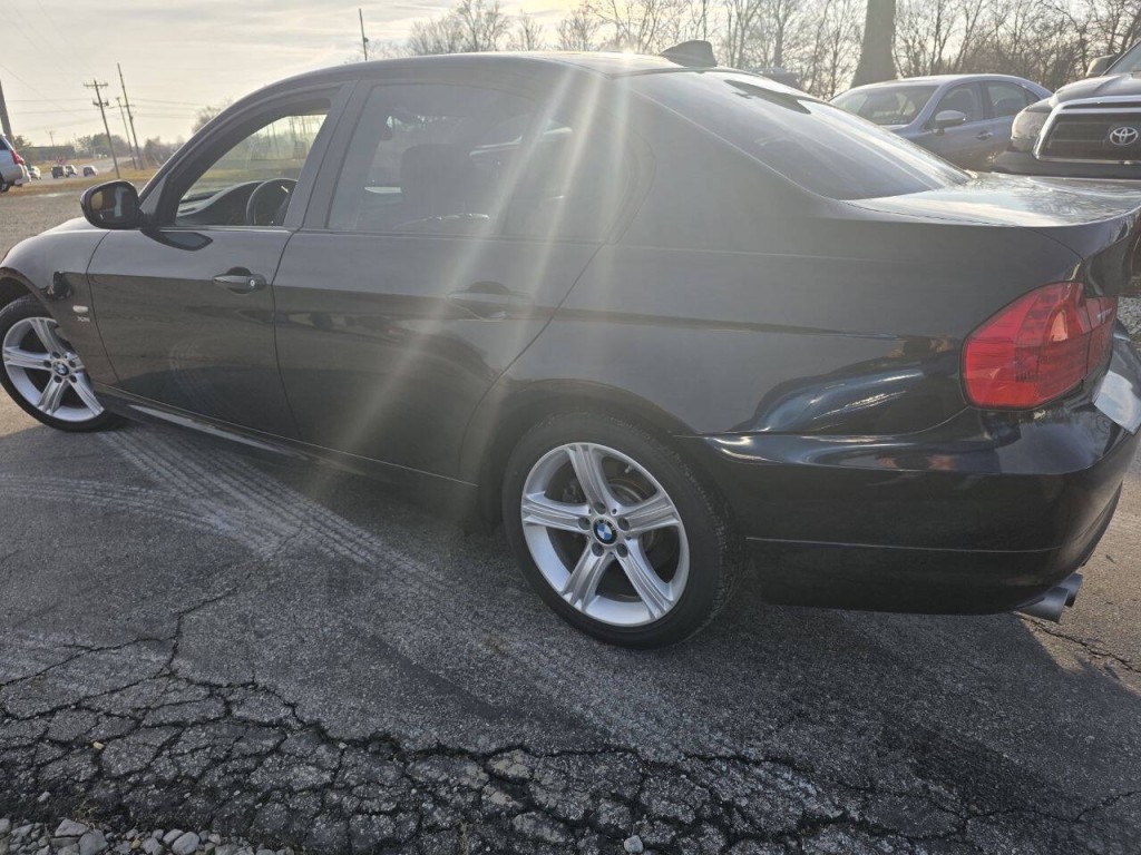 2011 BMW 3 Series Image 7