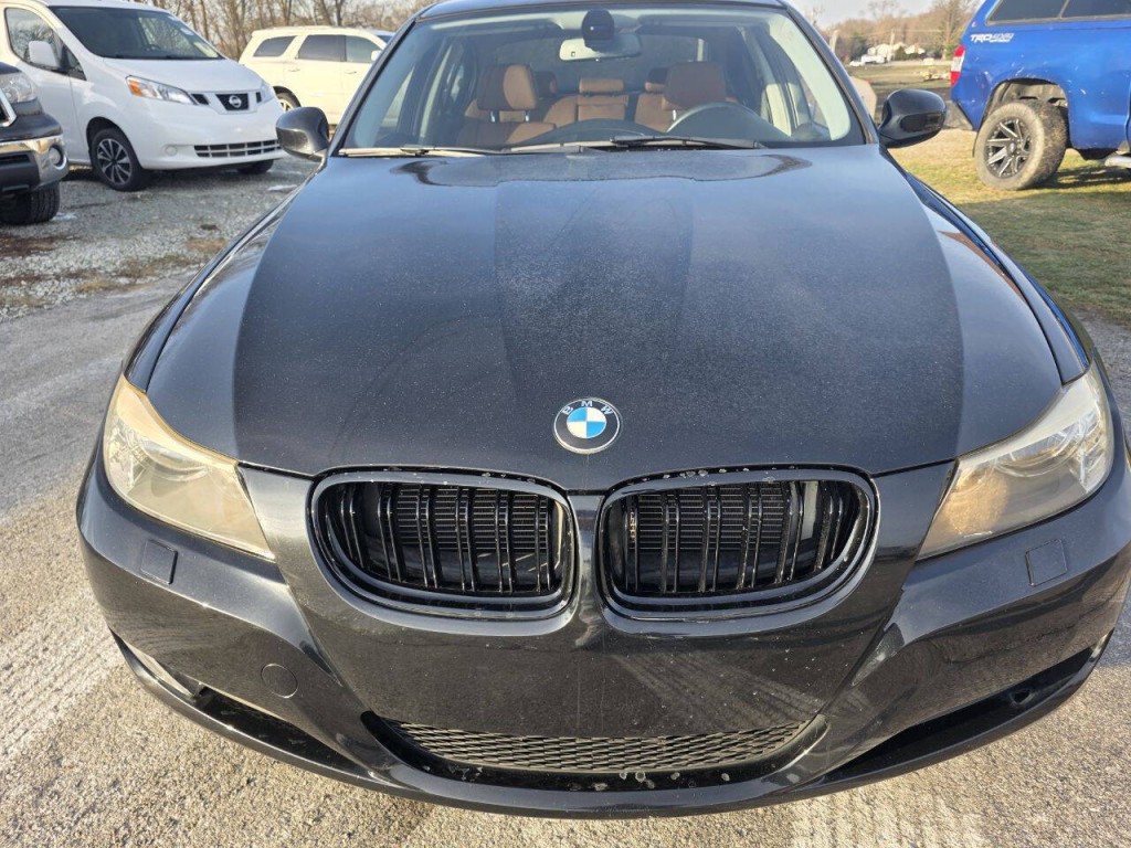 2011 BMW 3 Series Image 11