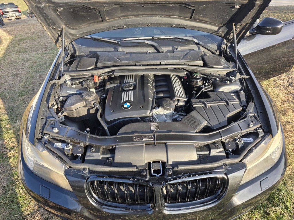 2011 BMW 3 Series Image 20