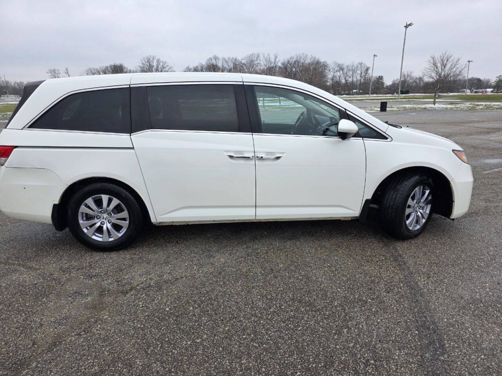 2017 Honda Odyssey Image 3