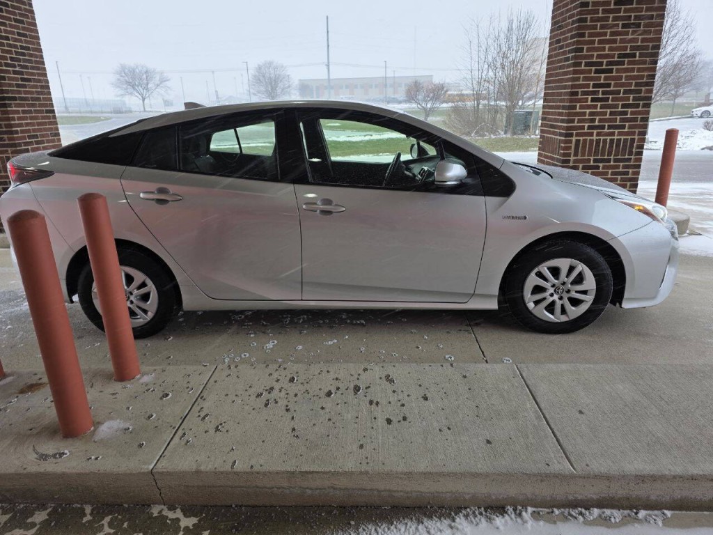 2017 Toyota Prius Image 3