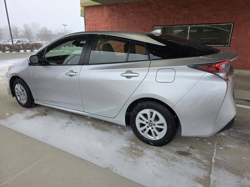 2017 Toyota Prius Image 8