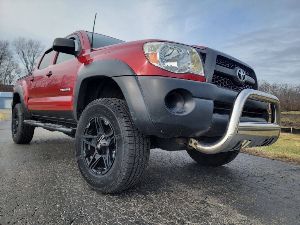 2011 Toyota Tacoma Image 1
