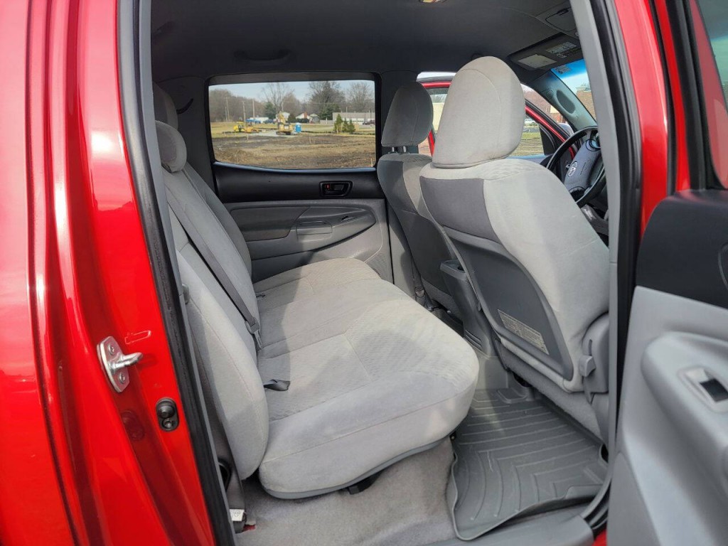 2011 Toyota Tacoma Image 18