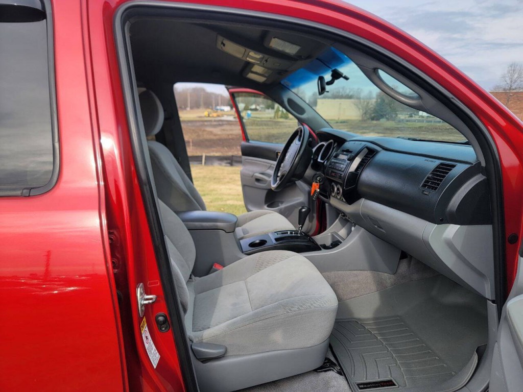 2011 Toyota Tacoma Image 19