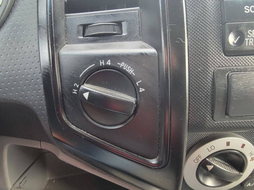 2011 Toyota Tacoma Image 25