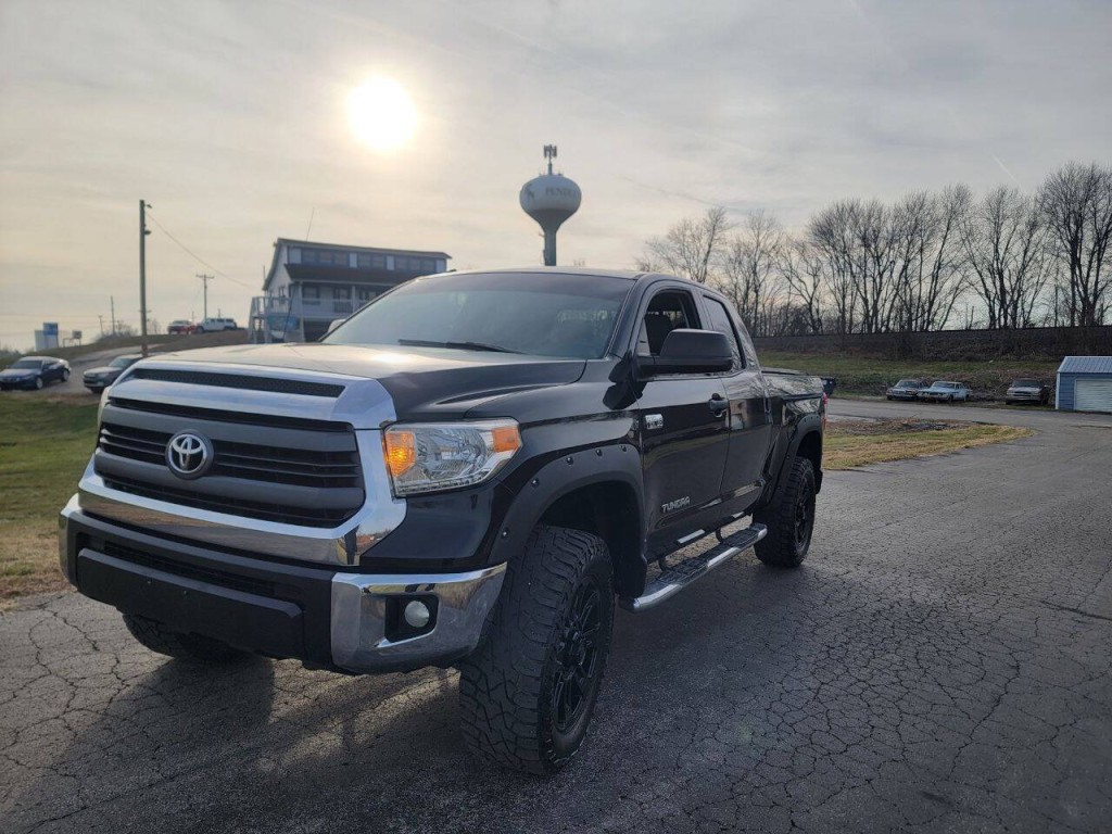 2015 Toyota Tundra Image 2