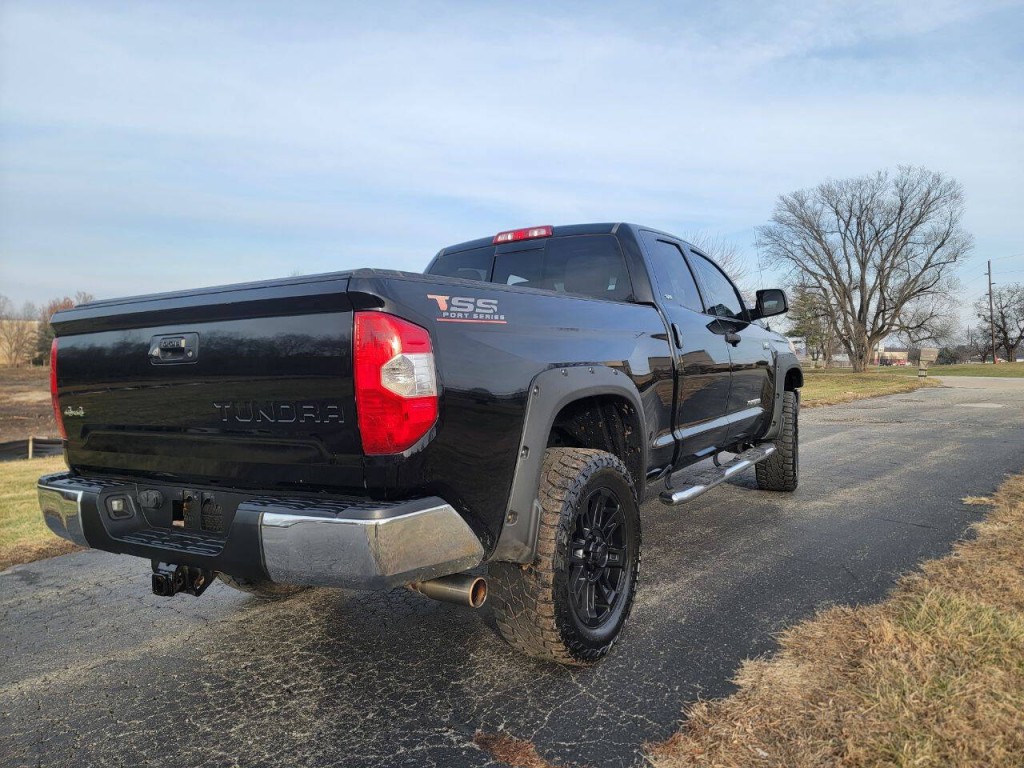 2015 Toyota Tundra Image 21