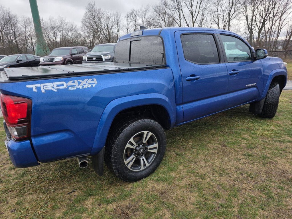 2018 Toyota Tacoma Image 4