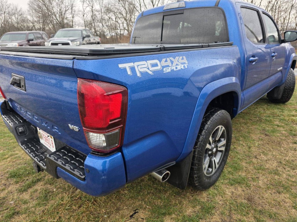 2018 Toyota Tacoma Image 5