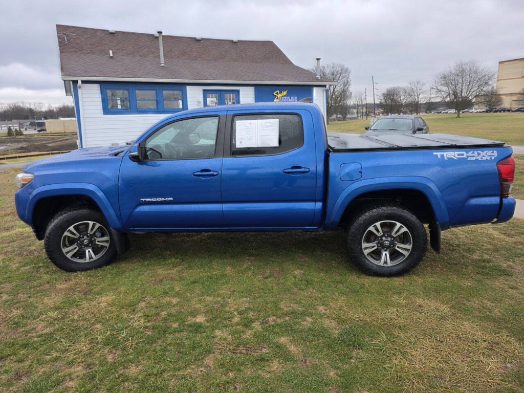 2018 Toyota Tacoma Image 9