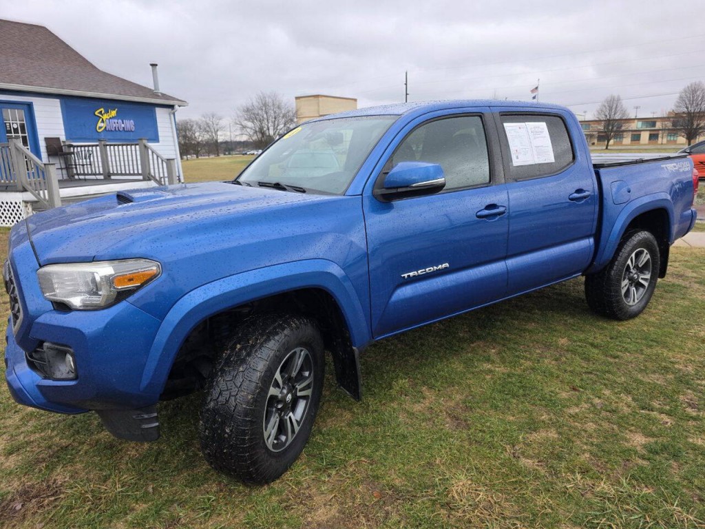 2018 Toyota Tacoma Image 10