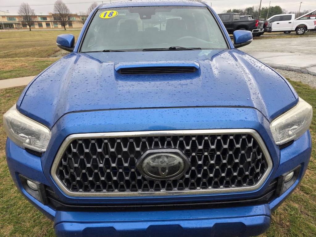 2018 Toyota Tacoma Image 12