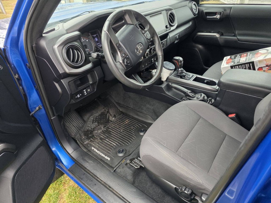 2018 Toyota Tacoma Image 13