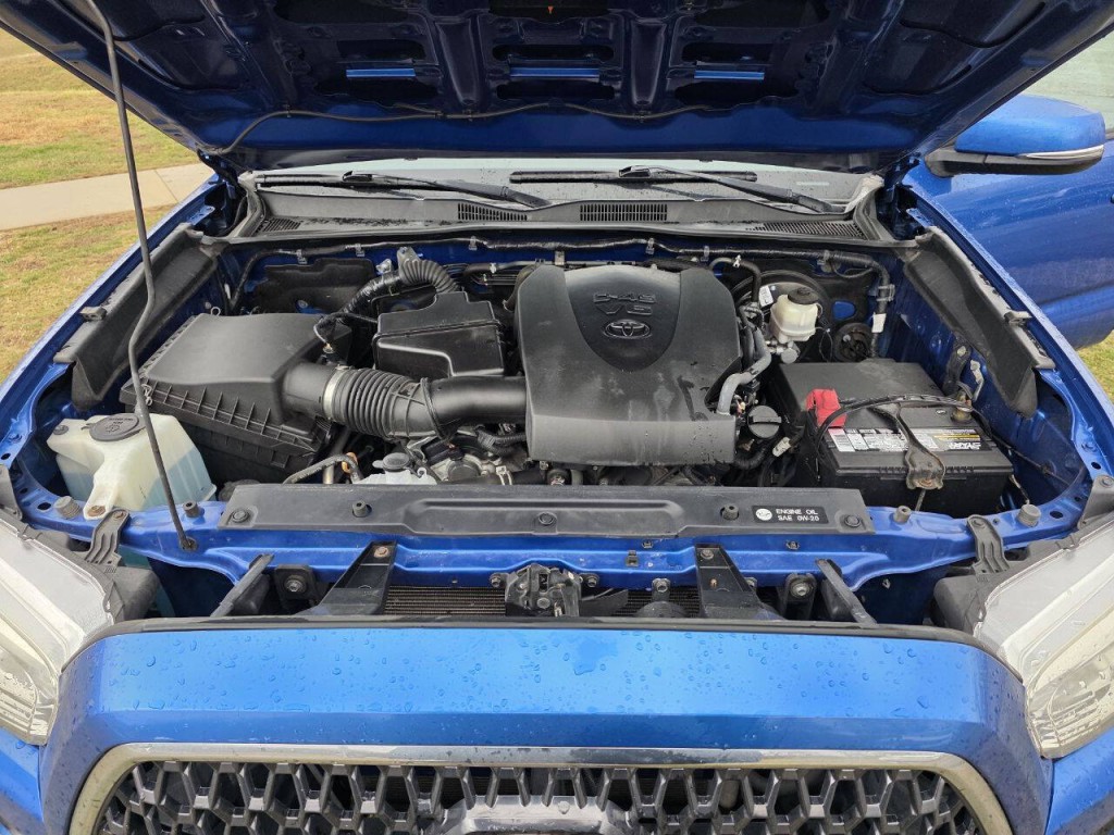 2018 Toyota Tacoma Image 21