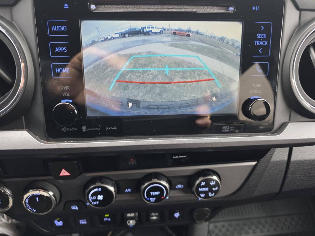 2018 Toyota Tacoma Image 28