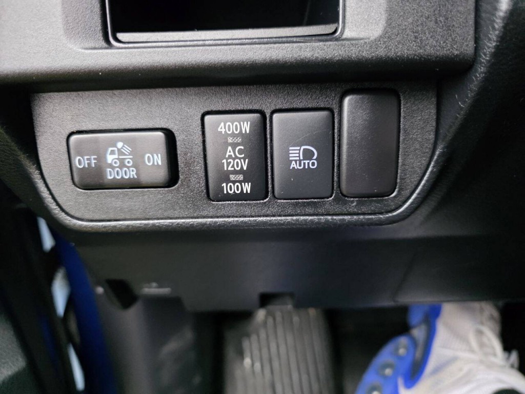 2018 Toyota Tacoma Image 29