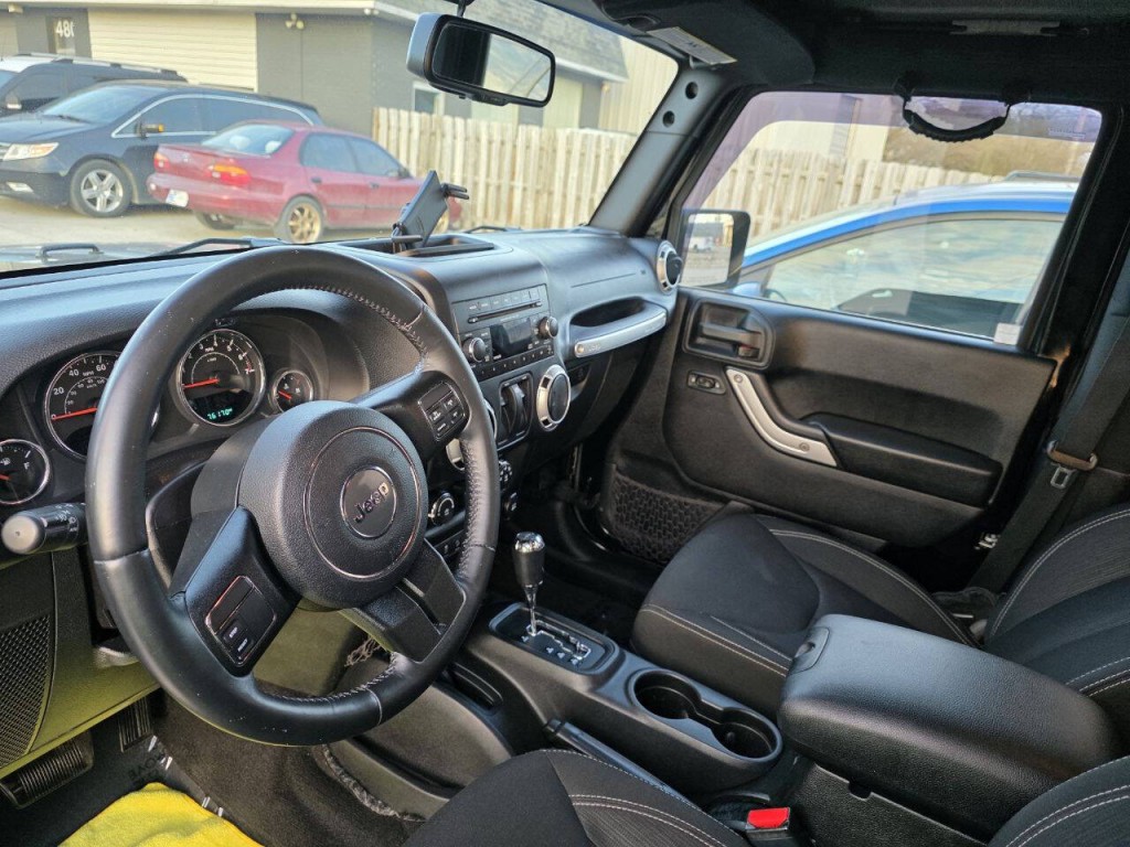 2016 Jeep Wrangler Image 14