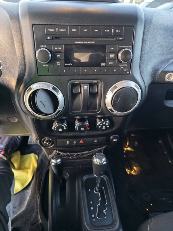 2016 Jeep Wrangler Image 22