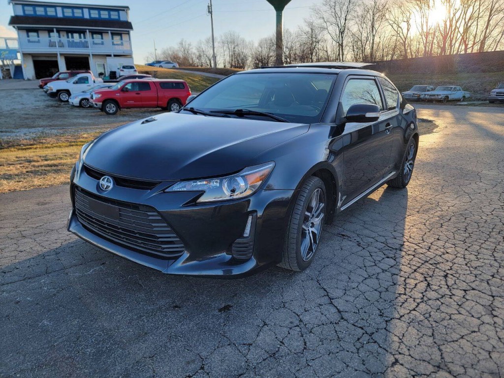 2015 Scion tC Image 2